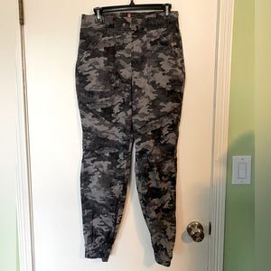 Spanx grey camo skinny moto pants